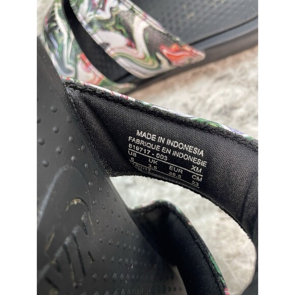 Nike Women's Size 6 Benassi Duo Ultra Slides Sandals Marble Black, pink, White - Picture 4 of 5